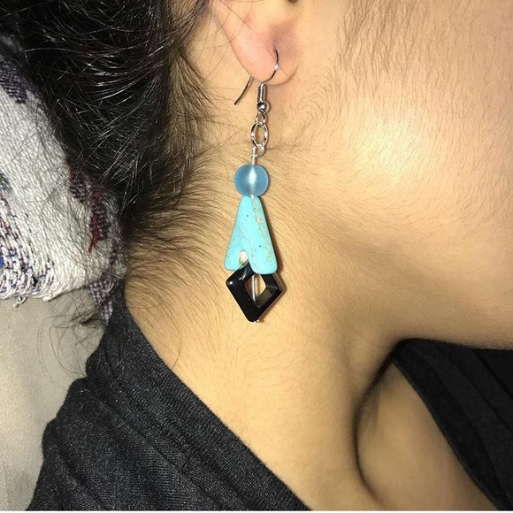 Earrings - Picture 3 of 8